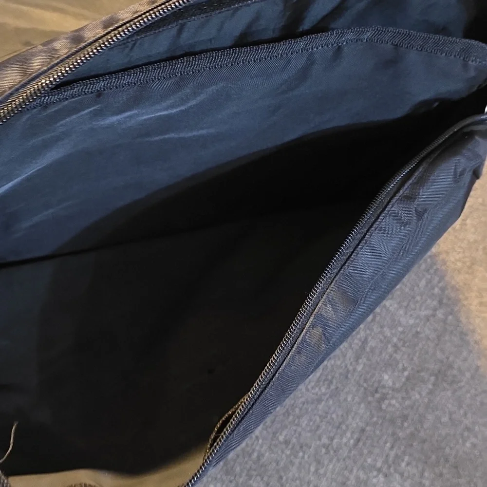 Black Men's Messenger Bag